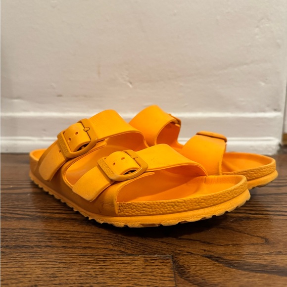 Yellow Sandals with Adjustable Straps and Contoured Footbed - Picture 5 of 5
